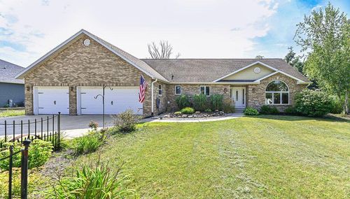 2116 Ravenswood Rd, Burlington, WI, 53105-7775 | Card Image