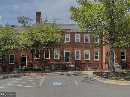 4157 Chain Bridge Rd, Fairfax, VA, 22030-4102 | Card Image