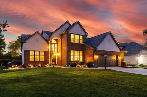 5646 Westbriar Dr, Hilliard, OH, 43026-8505 | Card Image