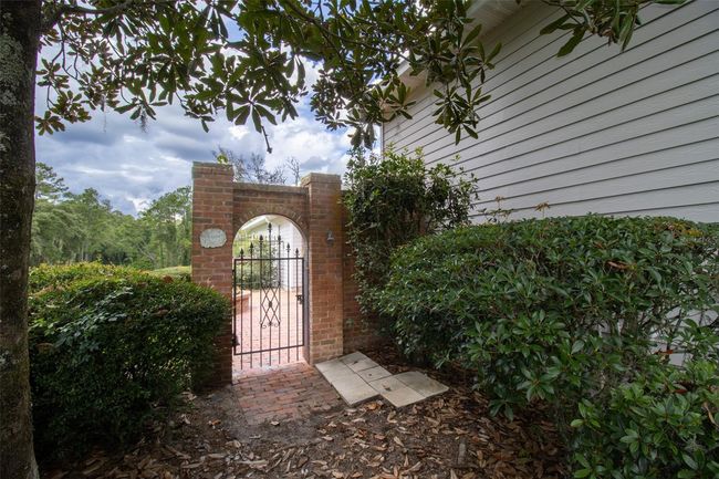 Courtyard gate | Image 30