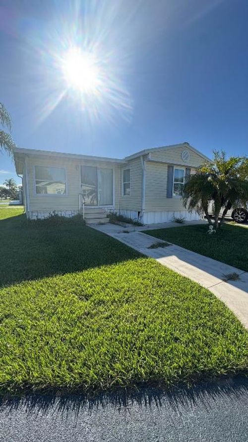 140-1601 Us Highway 441 Se, OKEECHOBEE, FL, 34974-7351 | Card Image