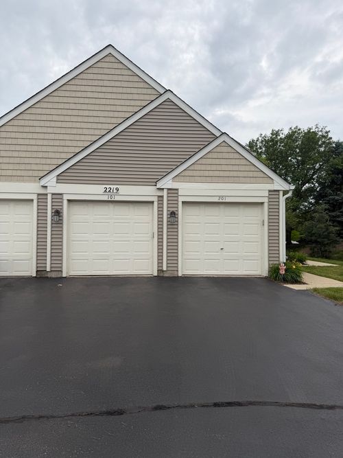 101-2219 Waterleaf Ct, Naperville, IL, 60564-4972 | Card Image