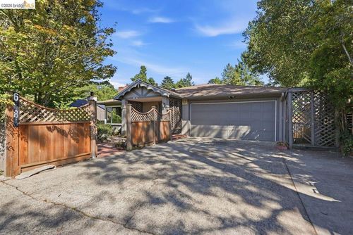 6480 Ascot Dr, Oakland, CA, 94611-2555 | Card Image