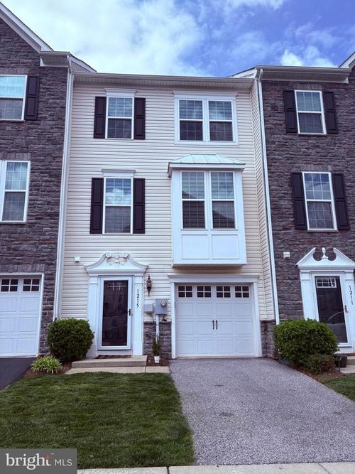 41-1215 Rannoch Ln, YORK, PA, 17403-9035 | Card Image