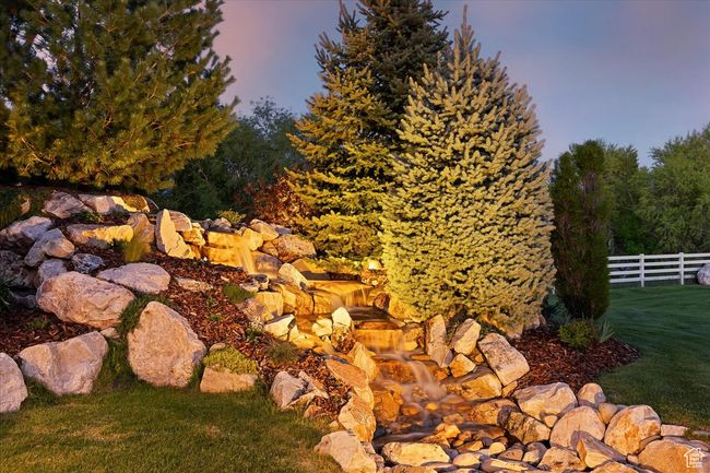 Exterior view of fence | Image 62