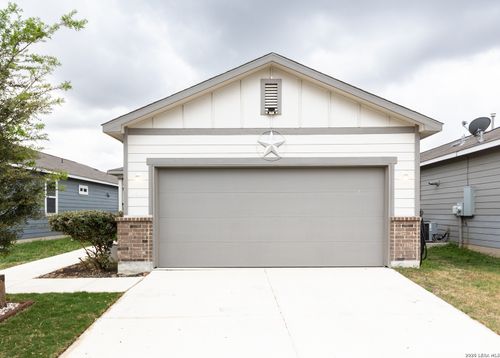 3923 Ivy Path, Saint Hedwig, TX, 78152-0448 | Card Image