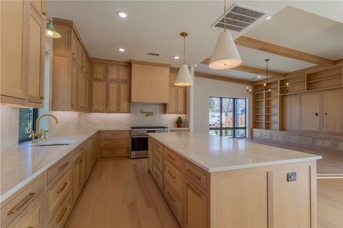 212 Sw Glover St, Bentonville, AR, 72712-5728 | Card Image