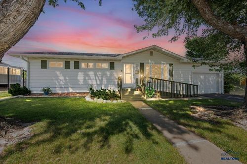 1109 Walworth St, Belle Fourche, SD, 57717-2224 | Card Image