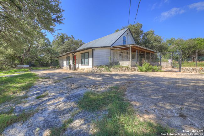 500 Line Camp Loop, House other with 3 bedrooms, 3 bathrooms and null parking in Spring Branch TX | Image 10