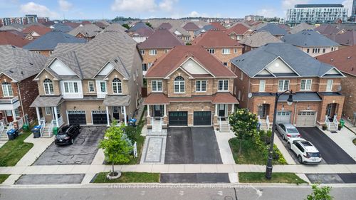 17 Crumlin Cres, Brampton, ON, L6X0Y4 | Card Image