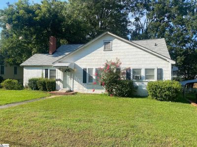 304 W Farley Avenue, House other with 3 bedrooms, 1 bathrooms and 2 parking in Laurens SC | Image 1