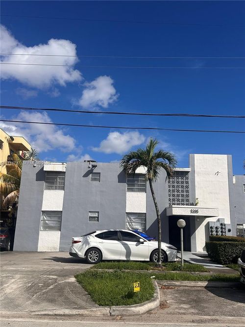 202-1285 W 26th Pl, Hialeah, FL, 33010 | Card Image