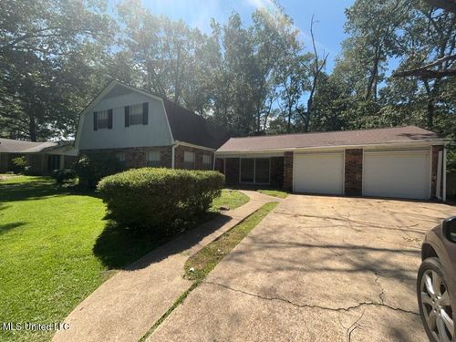 103 Forest Point Dr, Brandon, MS, 39047-6207 | Card Image
