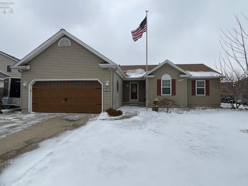 6012 Conneaut Light Dr, Vermilion, OH, 44089-3811 | Card Image