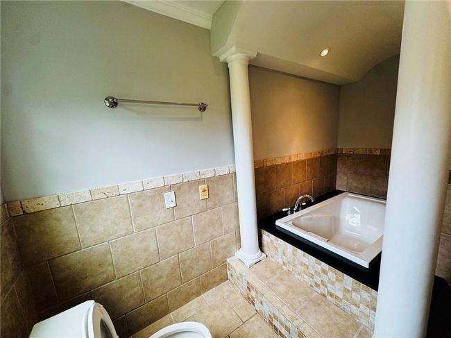 208 Arbour Way, House other with 3 bedrooms, 2 bathrooms and null parking in Suwanee GA | Image 38
