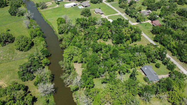 1126 Bronco Trl, Home with 0 bedrooms, 0 bathrooms and null parking in Angleton TX | Image 10
