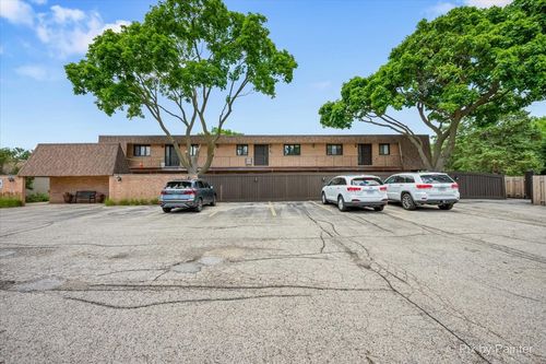 1c-520 E Main St, Barrington, IL, 60010-3385 | Card Image