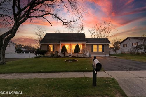 73 E Connecticut Concourse, Jackson, NJ, 08527-1424 | Card Image