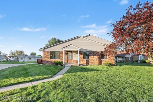31825 Breezeway, Chesterfield, MI, 48047-3051 | Card Image