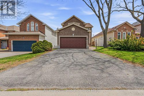 132 Grenadier Way, Nepean, ON, K2J4M1 | Card Image
