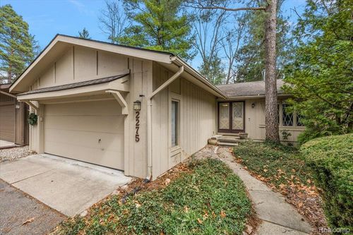 2275 Forest Gln, West Bloomfield, MI, 48324-3730 | Card Image