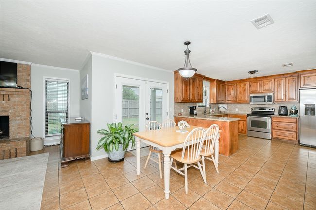 923 N Hull St, House other with 3 bedrooms, 2 bathrooms and null parking in Caldwell TX | Image 8