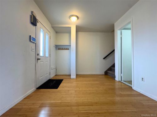 34 Poplar Ln, Middletown, NY, 10941-1306 | Card Image