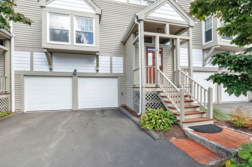 42-42 Greystone, Shelton, CT, 06484-3851 | Card Image