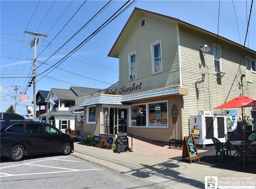 12 Main St, Bemus Point, NY, 14712-9301 | Card Image