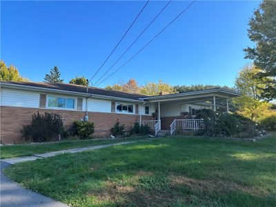 214 Sunset Dr, House other with 3 bedrooms, 2 bathrooms and 2 parking in Neshannock Twp PA | Image 2