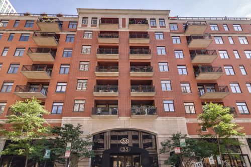 305-33 Huron St, Chicago, IL, 60654-3750 | Card Image