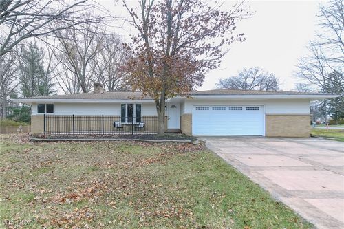 7741 Ragall Parkway, Middleburg Heights, OH, 44130 | Card Image