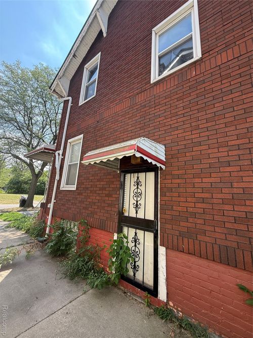 1996 W Grand St, Detroit, MI, 48238-3459 | Card Image