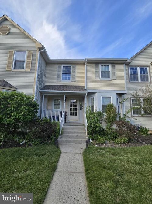 26 Stanwyck Ct, ROBBINSVILLE, NJ, 08691-3018 | Card Image
