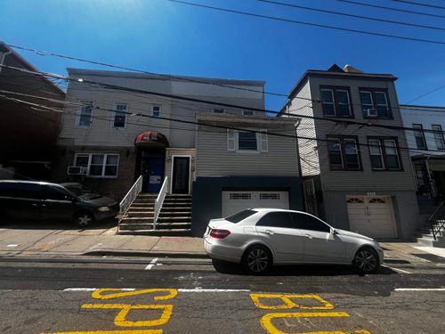apt-1-633 37th St, Union City, NJ, 07087-7877 | Card Image