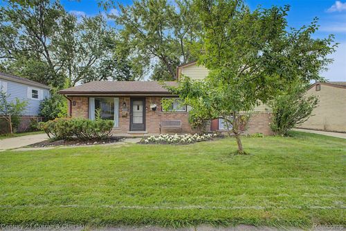 33223 Lynx St, Westland, MI, 48185-9444 | Card Image