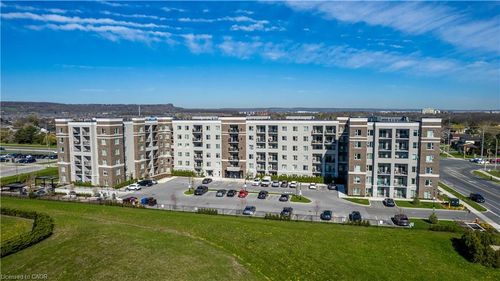 118-610 Farmstead Dr, Milton, ON, L9T8X5 | Card Image