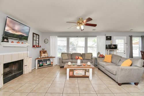 803 N Vista Dr, Houston, TX, 77073-5360 | Card Image