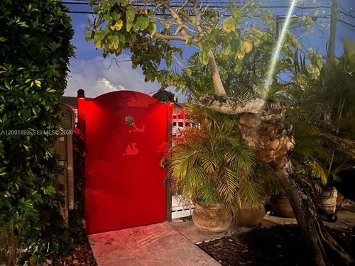 6900 Sw 22nd St, Miami, FL, 33155-1752 | Card Image