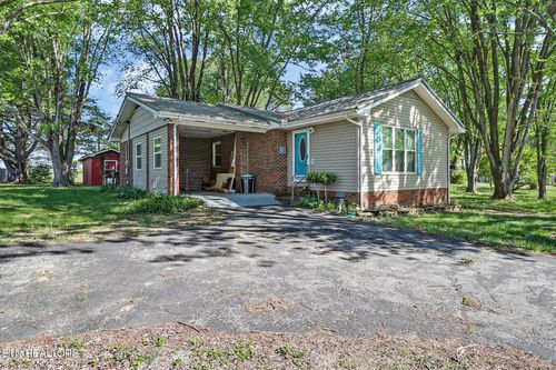 131 Oak Hill Dr, Jamestown, TN, 38556-5453 | Card Image