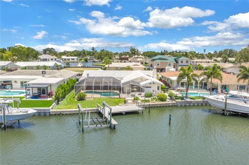 2067 Massachusetts Ave Ne, St Petersburg, FL, 33703-3403 | Card Image