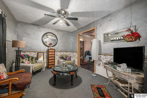 1817 Corby St, Omaha, NE, 68110-2137 | Card Image