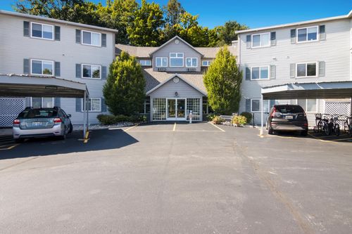 12047 S Elk Run, Traverse City, MI, 49684-7744 | Card Image