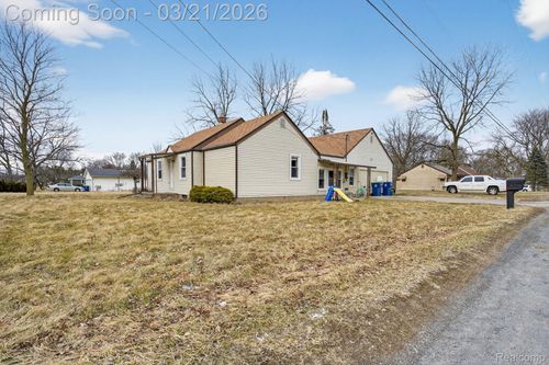 200 N River Rd, Saginaw, MI, 48609-6884 | Card Image