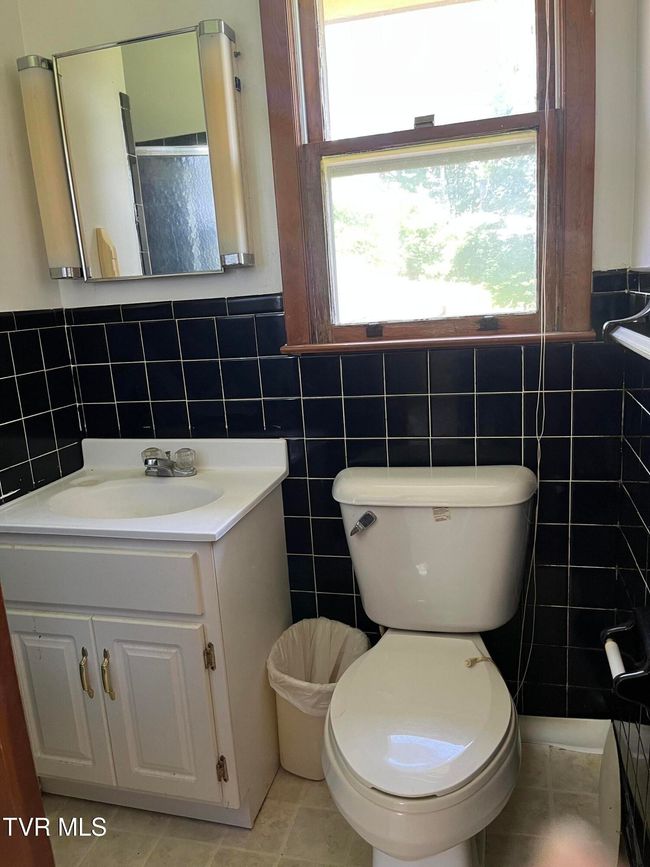 211 Overview Loop, House other with 3 bedrooms, 3 bathrooms and null parking in Jonesville VA | Image 22