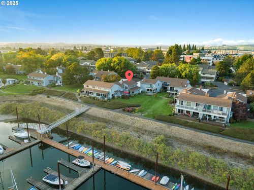 530 N Hayden Bay Dr, Portland, OR, 97217-7962 | Card Image