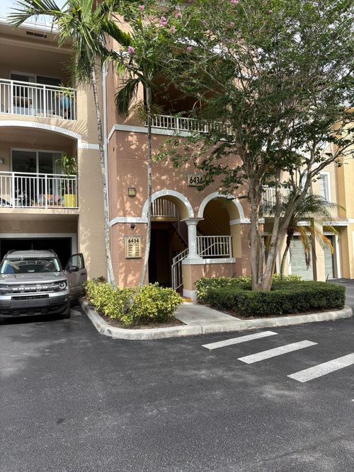 apt-303-6434 Emerald Dunes Dr, West Palm Beach, FL, 33411-2763 | Card Image