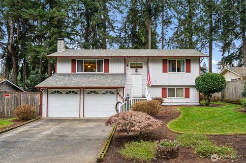 520 Trojan Ct Se, Lacey, WA, 98503-1651 | Card Image