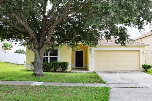 562 Stonewall Ave, HAINES CITY, FL, 33844-8195 | Card Image