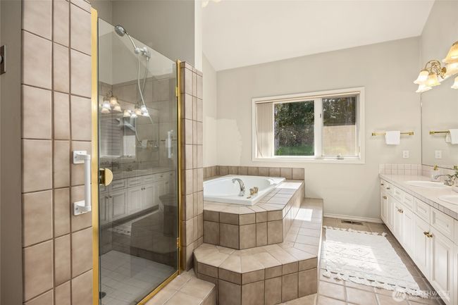 10123 Ne Kitsap St, House other with 4 bedrooms, 3 bathrooms and 3 parking in Bainbridge Island WA | Image 31